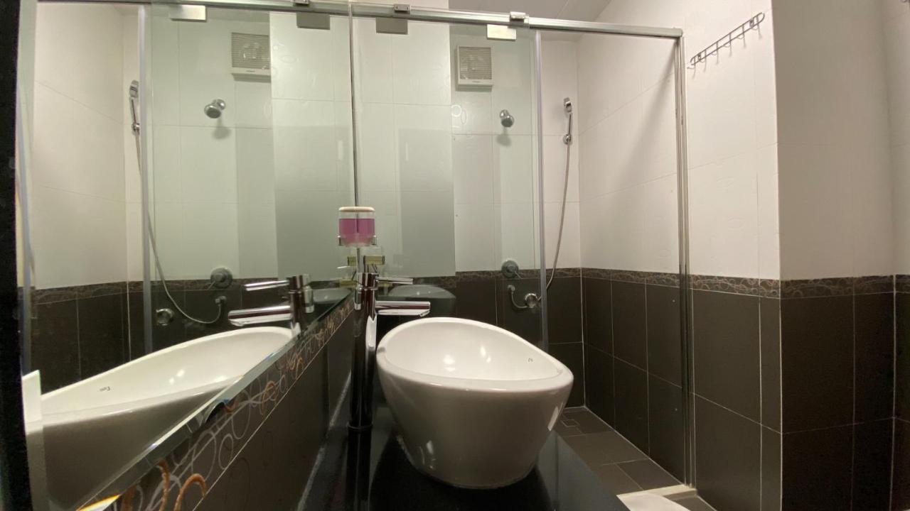 Duc Vuong Saigon Hotel - Cao Thang Cidade de Ho Chi Minh Exterior foto